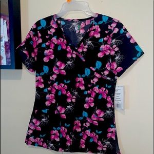 Brand new XS scrub set ! With tags